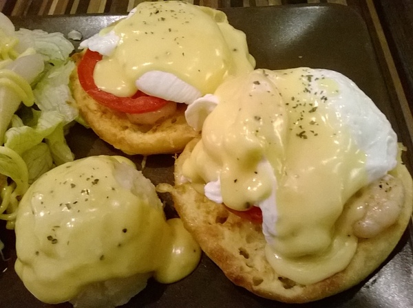 Toast Chat:201311232255Taost Chat~小貴但頗好吃ㄉ水波蛋!!!