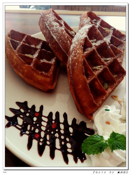 The cafe惹咖啡:【台中.美食】The Cafe惹咖啡~治療系立體小熊拉花讓人一整天心情都好好♥