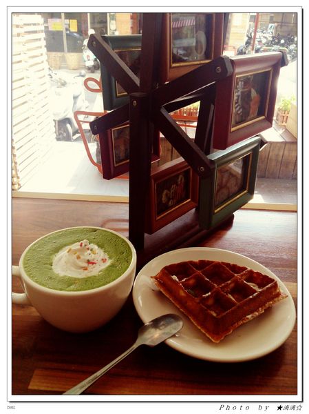 The cafe惹咖啡:【台中.美食】The Cafe惹咖啡~治療系立體小熊拉花讓人一整天心情都好好♥