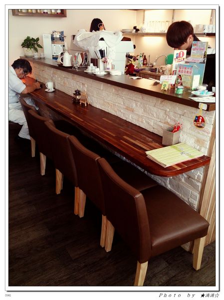 The cafe惹咖啡:【台中.美食】The Cafe惹咖啡~治療系立體小熊拉花讓人一整天心情都好好♥