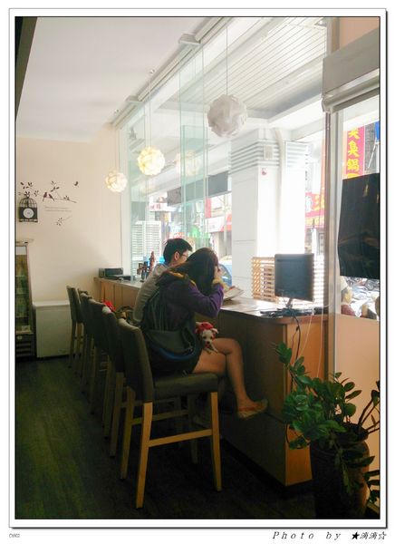 The cafe惹咖啡:【台中.美食】The Cafe惹咖啡~治療系立體小熊拉花讓人一整天心情都好好♥