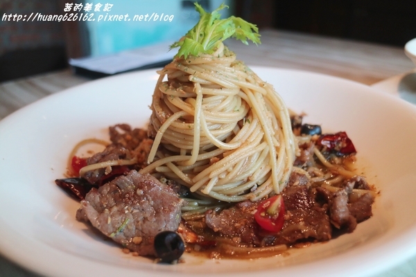 洋朵義式廚坊:【台北信義區】台北平價義式料理推薦『洋朵義式廚坊 (五分埔)』捷運後山碑站/五分埔商圈美食/商業午餐