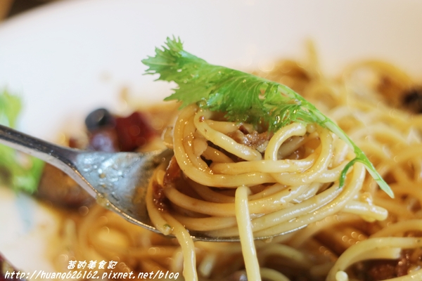 洋朵義式廚坊:【台北信義區】台北平價義式料理推薦『洋朵義式廚坊 (五分埔)』捷運後山碑站/五分埔商圈美食/商業午餐