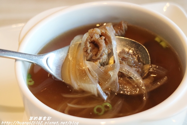 洋朵義式廚坊:【台北信義區】台北平價義式料理推薦『洋朵義式廚坊 (五分埔)』捷運後山碑站/五分埔商圈美食/商業午餐