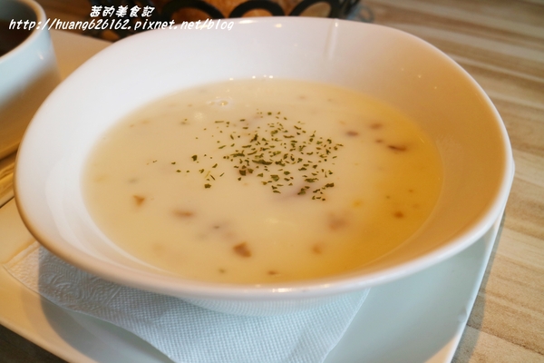 洋朵義式廚坊:【台北信義區】台北平價義式料理推薦『洋朵義式廚坊 (五分埔)』捷運後山碑站/五分埔商圈美食/商業午餐