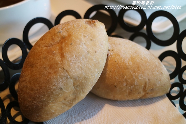 洋朵義式廚坊:【台北信義區】台北平價義式料理推薦『洋朵義式廚坊 (五分埔)』捷運後山碑站/五分埔商圈美食/商業午餐