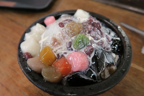 水龜伯古早味(石牌店)：台北 捷運石牌站 水龜伯古早味~跳躍的黑白雙仙鬥奶