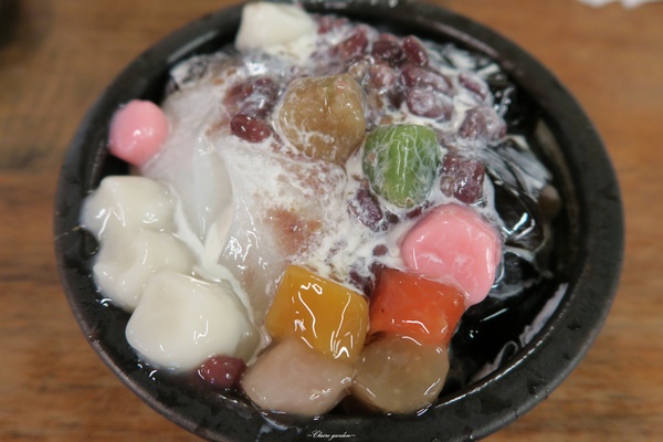 水龜伯古早味(石牌店)：台北 捷運石牌站 水龜伯古早味~跳躍的黑白雙仙鬥奶