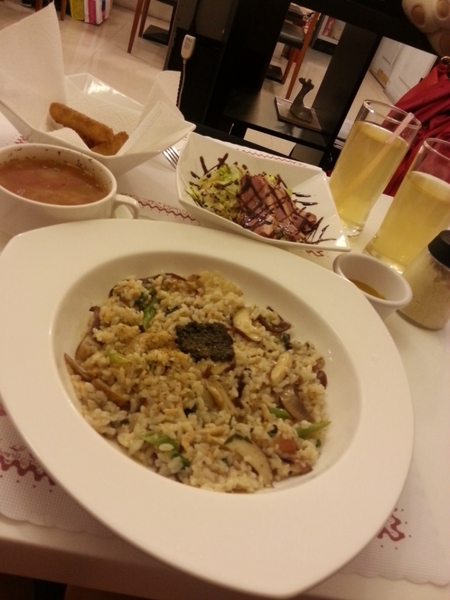 義樹空間:【台北美食】環境舒適,東西好吃之義樹空間@捷運市政府站