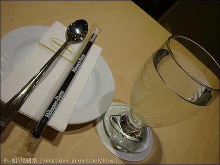 Häagen-Dazs 夏季飲品：［台北大直］口碑券．Häagen-Dazs 桑果之吻．夏季飲品 搶鮮體驗