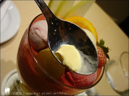 Häagen-Dazs 夏季飲品：［台北大直］口碑券．Häagen-Dazs 桑果之吻．夏季飲品 搶鮮體驗