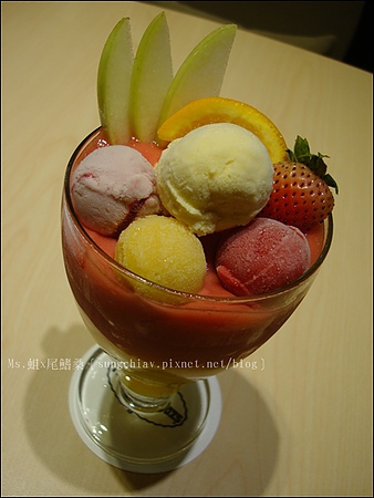 Häagen-Dazs 夏季飲品：［台北大直］口碑券．Häagen-Dazs 桑果之吻．夏季飲品 搶鮮體驗