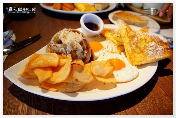 Second Floor (22).JPG