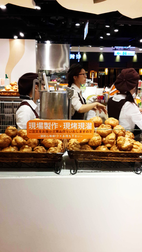 Laetitia 拉提莎泡芙專賣店(統一阪急台北門市)：【羽諾食記】Laetitia拉提莎泡芙專賣店