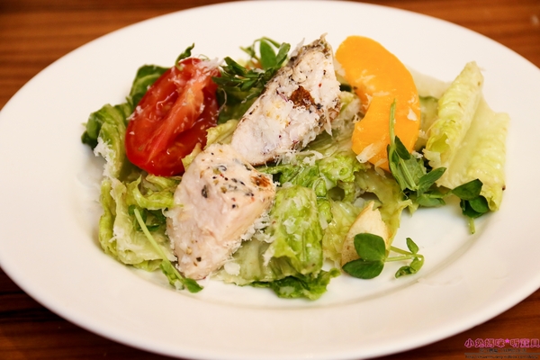 石窯屋：【蘆洲美食】二訪☼石窯屋 ☼窯烤披薩&半月烤餅美味又特別,推薦必嘗~秋季威尼斯墨魚義大利燉飯搭漁港現流小卷海味十足,快來參加萬聖節派對吧!