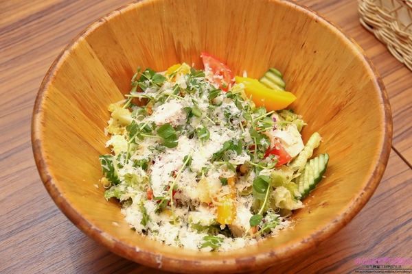 石窯屋：【蘆洲美食】二訪☼石窯屋 ☼窯烤披薩&半月烤餅美味又特別,推薦必嘗~秋季威尼斯墨魚義大利燉飯搭漁港現流小卷海味十足,快來參加萬聖節派對吧!