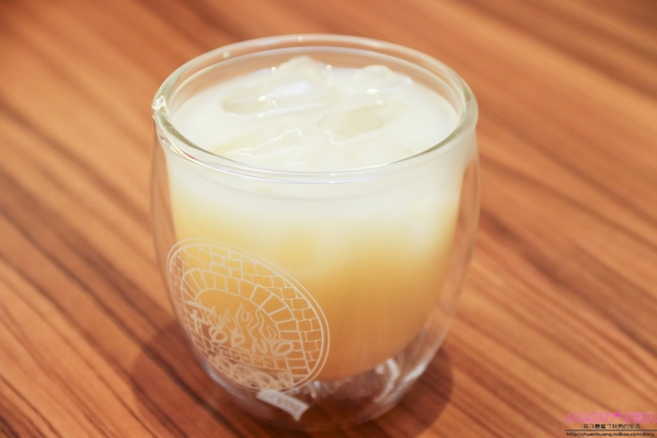 石窯屋：【蘆洲美食】☼石窯屋☼龍蝦番茄蝦醬細扁麵實在是太誘人了,肉質彈牙鮮甜/現點現做現窯烤的披薩&烤餅,餅皮Q彈有咬勁,非常推薦~