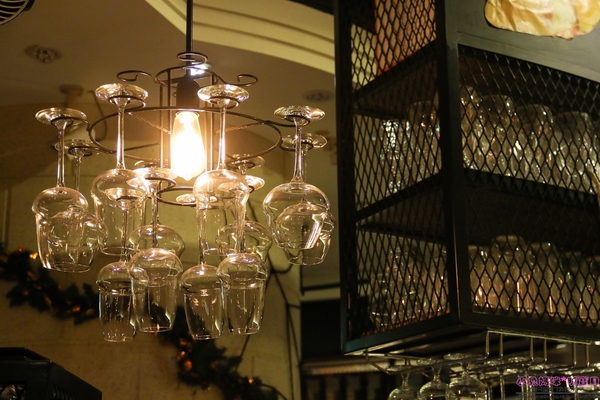 石窯屋：【蘆洲美食】☼石窯屋☼龍蝦番茄蝦醬細扁麵實在是太誘人了,肉質彈牙鮮甜/現點現做現窯烤的披薩&烤餅,餅皮Q彈有咬勁,非常推薦~