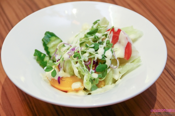 石窯屋：【蘆洲美食】☼石窯屋☼龍蝦番茄蝦醬細扁麵實在是太誘人了,肉質彈牙鮮甜/現點現做現窯烤的披薩&烤餅,餅皮Q彈有咬勁,非常推薦~