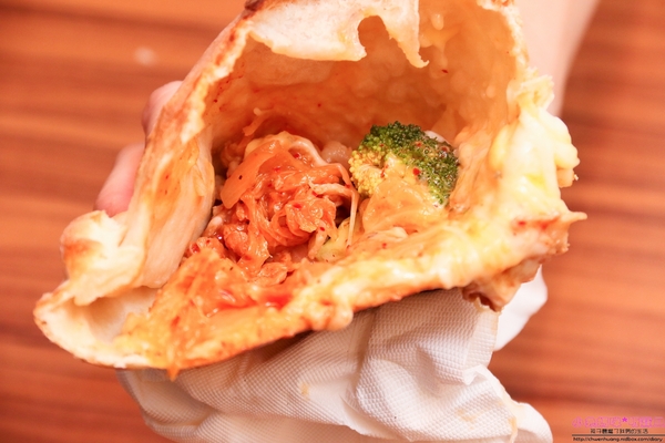 石窯屋：【蘆洲美食】二訪☼石窯屋 ☼窯烤披薩&半月烤餅美味又特別,推薦必嘗~秋季威尼斯墨魚義大利燉飯搭漁港現流小卷海味十足,快來參加萬聖節派對吧!