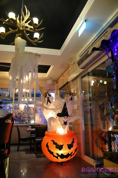 石窯屋：【蘆洲美食】☼石窯屋☼龍蝦番茄蝦醬細扁麵實在是太誘人了,肉質彈牙鮮甜/現點現做現窯烤的披薩&烤餅,餅皮Q彈有咬勁,非常推薦~