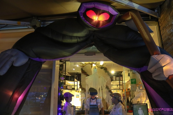 石窯屋：【蘆洲美食】☼石窯屋☼龍蝦番茄蝦醬細扁麵實在是太誘人了,肉質彈牙鮮甜/現點現做現窯烤的披薩&烤餅,餅皮Q彈有咬勁,非常推薦~