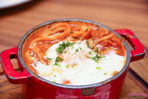 石窯屋：【蘆洲美食】☼石窯屋☼龍蝦番茄蝦醬細扁麵實在是太誘人了,肉質彈牙鮮甜/現點現做現窯烤的披薩&烤餅,餅皮Q彈有咬勁,非常推薦~