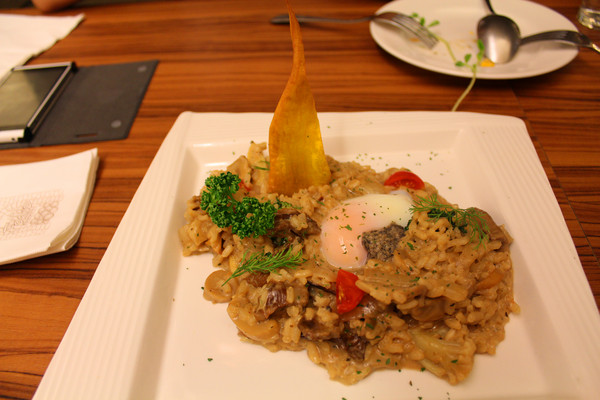 石窯屋：[台北]道地義大利異國美食 春天草莓饗宴 石窯屋