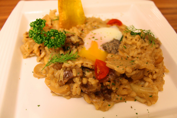 石窯屋：[台北]道地義大利異國美食 春天草莓饗宴 石窯屋