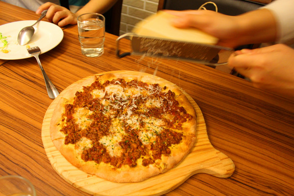 石窯屋：[台北]道地義大利異國美食 春天草莓饗宴 石窯屋