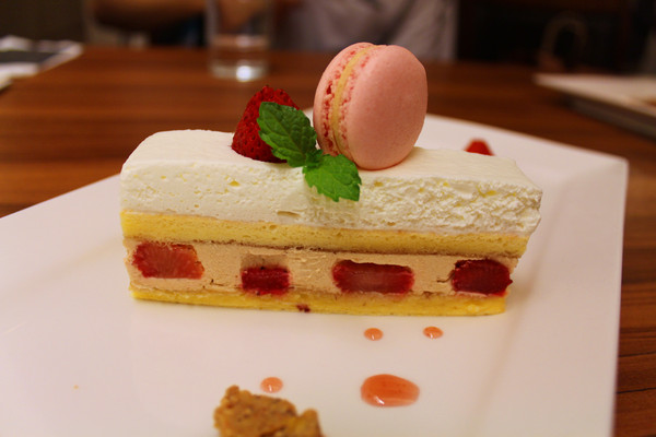 石窯屋：[台北]道地義大利異國美食 春天草莓饗宴 石窯屋