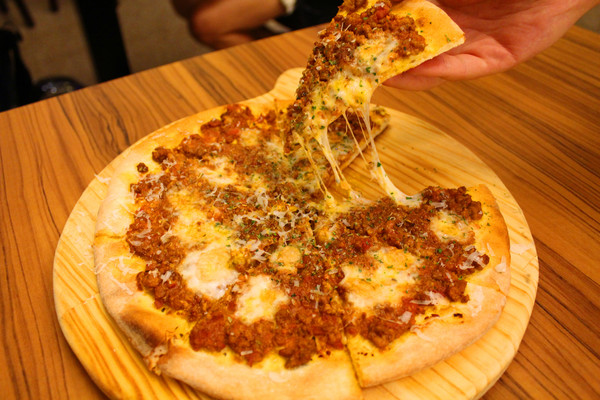 石窯屋：[台北]道地義大利異國美食 春天草莓饗宴 石窯屋