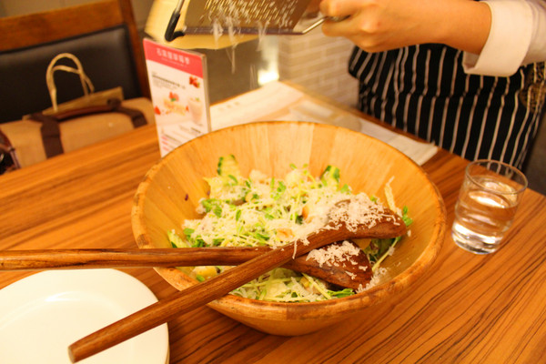 石窯屋：[台北]道地義大利異國美食 春天草莓饗宴 石窯屋