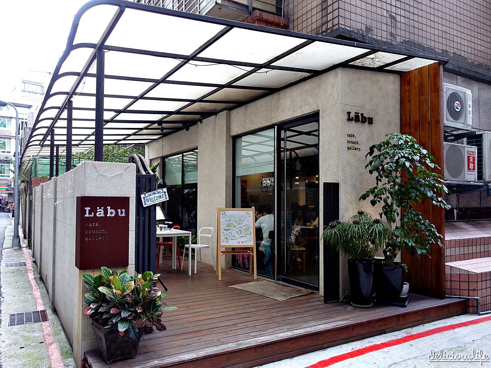 LabuCafe-1