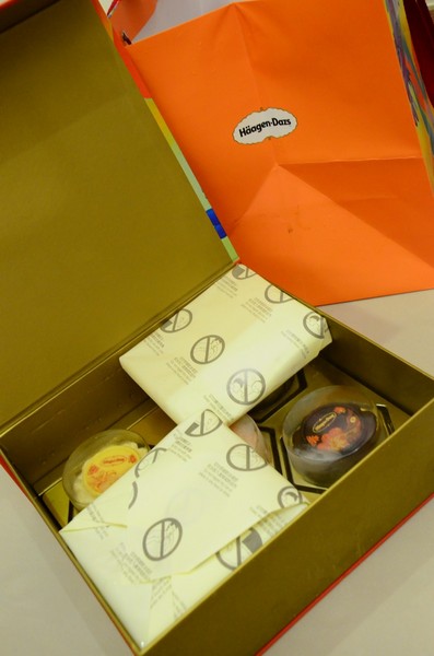 Haagen-Dazs 哈根達斯:【美食。臺灣】就用這個攻佔嫦娥的心吧 ❤Haagen-Dazs冰淇淋月餅,玲瓏心意❤