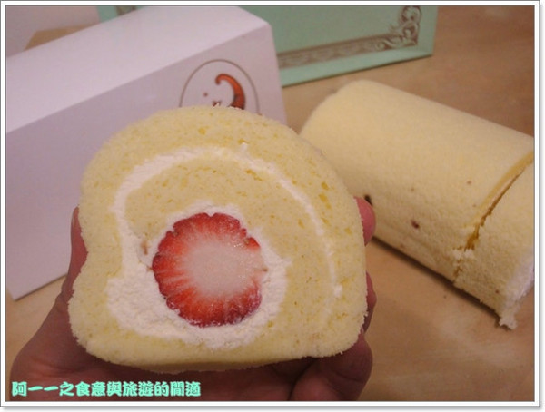 月の戀人Moon Lovers (原Bien 品昂創作洋菓子):宅配美食 月之戀人 草莓神保捲&咕咕霍夫蛋糕~幸福下午茶