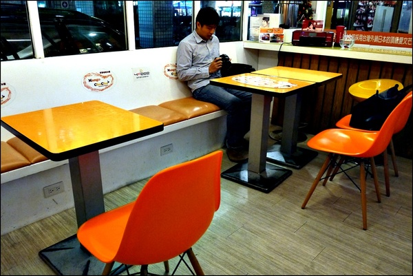 芒果恰恰冰館(台北光復總店)：【芒果恰恰冰館/台北光復總店】台灣之光！真材實料＂愛文芒果冰＂熱銷全亞洲