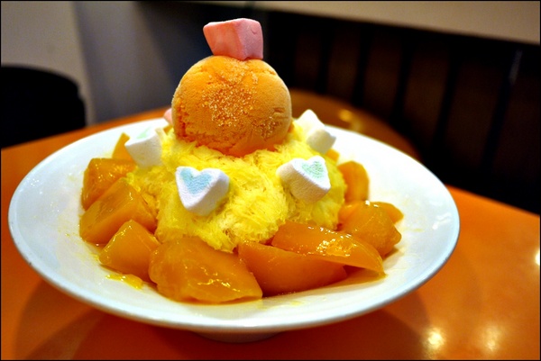 芒果恰恰冰館(台北光復總店)：【芒果恰恰冰館/台北光復總店】台灣之光！真材實料＂愛文芒果冰＂熱銷全亞洲