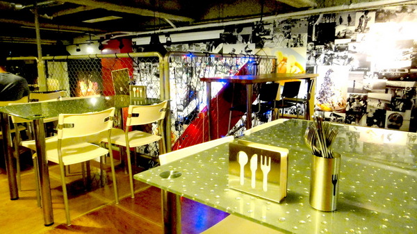 Aqua Kiss 水吻2  Surfer店：【口碑卷51】特色餐廳！內湖美食Aqua Kiss 水吻2 Surfer店！