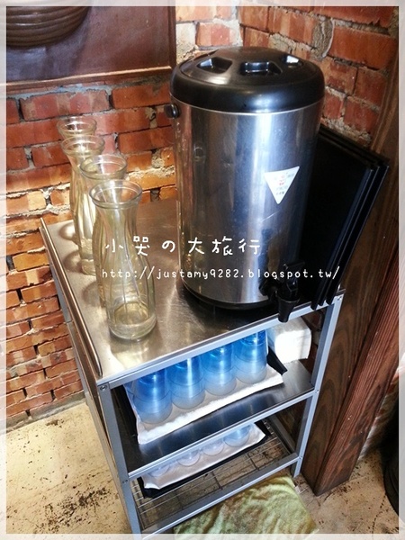 Aqua Kiss 水吻2  Surfer店：[台北市。內湖區] 熱浪襲來~ 快到★Aqua Kiss 水吻2 Surfer★消消暑唄!