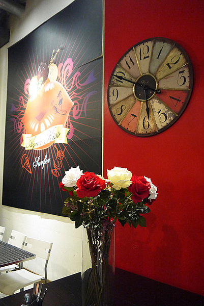 Aqua Kiss 水吻2  Surfer店：熱情有勁的南洋風味料理～內湖美食Aqua Kiss 水吻2 Surfer店