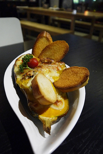 Aqua Kiss 水吻2  Surfer店：熱情有勁的南洋風味料理～內湖美食Aqua Kiss 水吻2 Surfer店