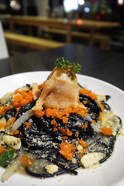 Aqua Kiss 水吻2  Surfer店：熱情有勁的南洋風味料理～內湖美食Aqua Kiss 水吻2 Surfer店