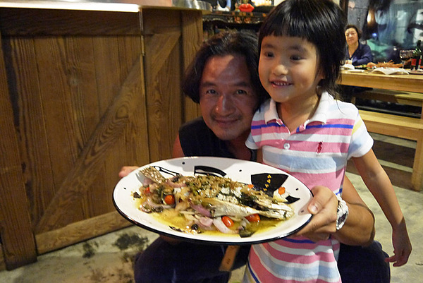 Aqua Kiss 水吻2  Surfer店：熱情有勁的南洋風味料理～內湖美食Aqua Kiss 水吻2 Surfer店