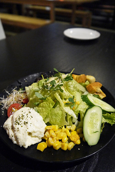 Aqua Kiss 水吻2  Surfer店：熱情有勁的南洋風味料理～內湖美食Aqua Kiss 水吻2 Surfer店