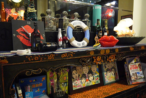 Aqua Kiss 水吻2  Surfer店：熱情有勁的南洋風味料理～內湖美食Aqua Kiss 水吻2 Surfer店