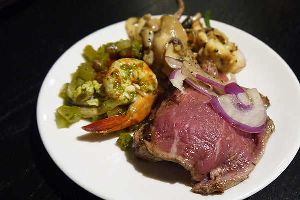 Aqua Kiss 水吻2  Surfer店：熱情有勁的南洋風味料理～內湖美食Aqua Kiss 水吻2 Surfer店