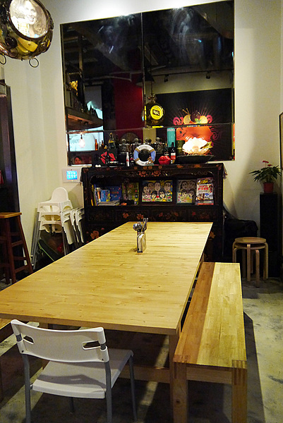 Aqua Kiss 水吻2  Surfer店：熱情有勁的南洋風味料理～內湖美食Aqua Kiss 水吻2 Surfer店