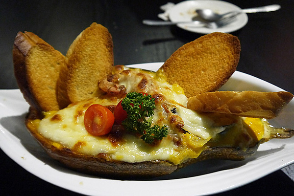 Aqua Kiss 水吻2  Surfer店：熱情有勁的南洋風味料理～內湖美食Aqua Kiss 水吻2 Surfer店