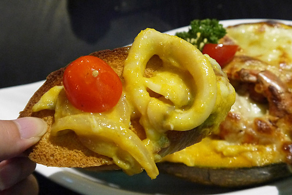 Aqua Kiss 水吻2  Surfer店：熱情有勁的南洋風味料理～內湖美食Aqua Kiss 水吻2 Surfer店